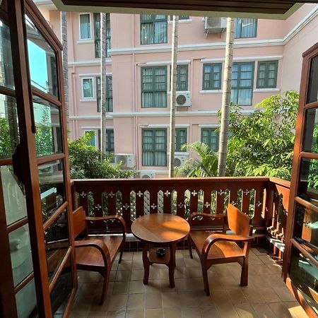 Sripat Guesthouse Sha Extra Plus Чиангмай Экстерьер фото