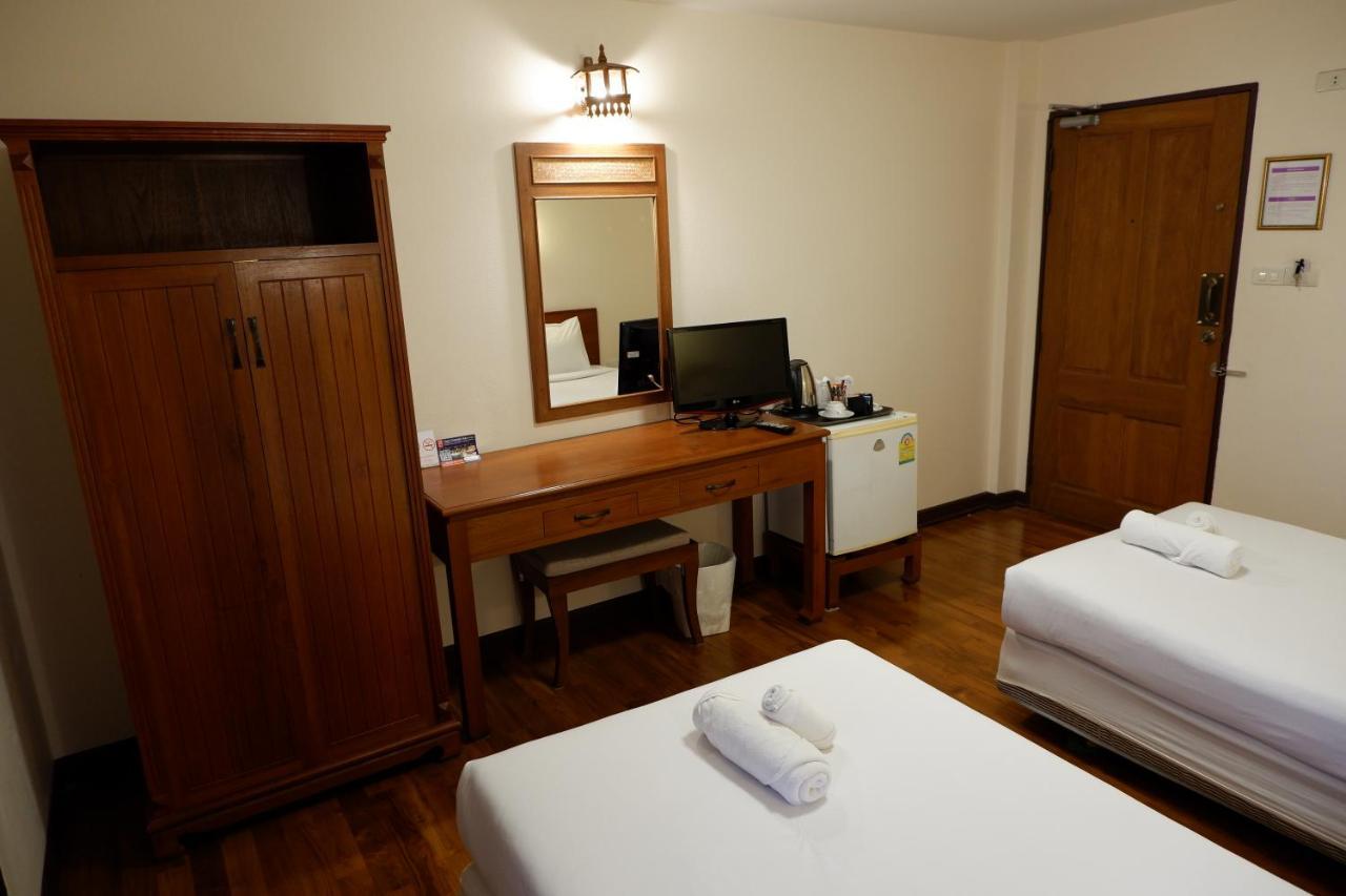 Sripat Guesthouse Sha Extra Plus Чиангмай Экстерьер фото