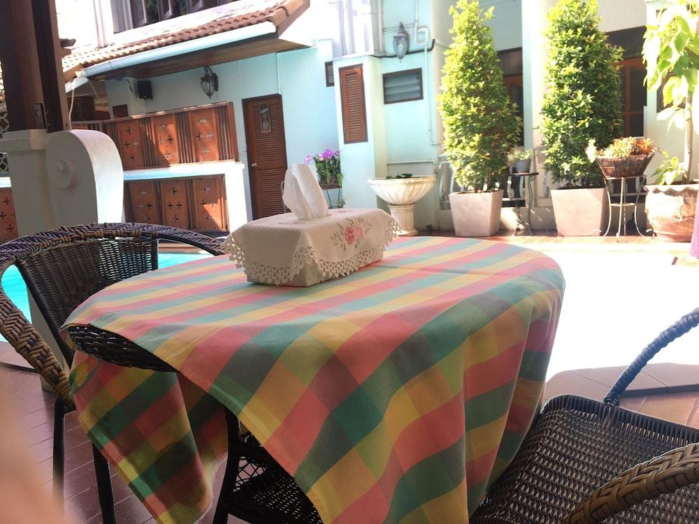 Sripat Guesthouse Sha Extra Plus Чиангмай Экстерьер фото