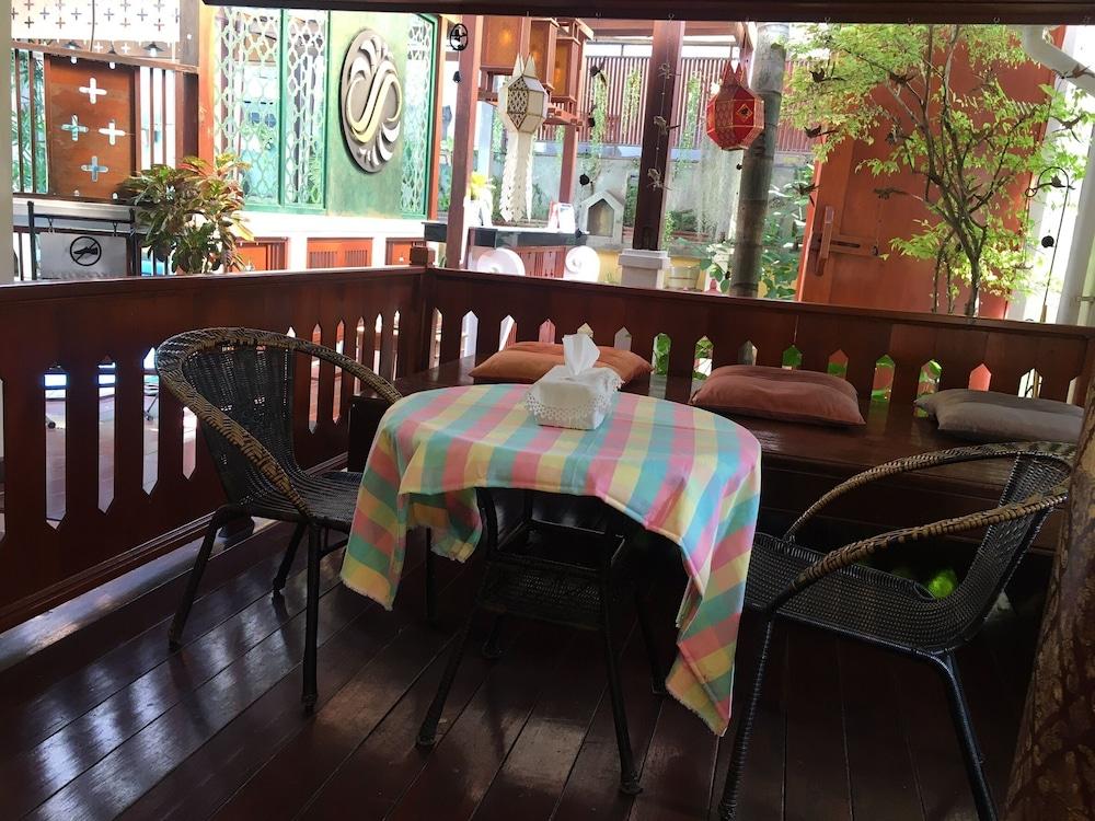 Sripat Guesthouse Sha Extra Plus Чиангмай Экстерьер фото