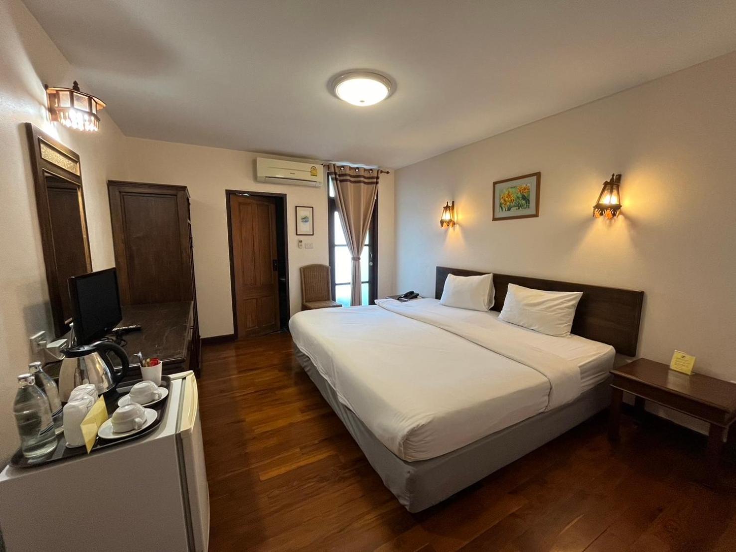 Sripat Guesthouse Sha Extra Plus Чиангмай Экстерьер фото