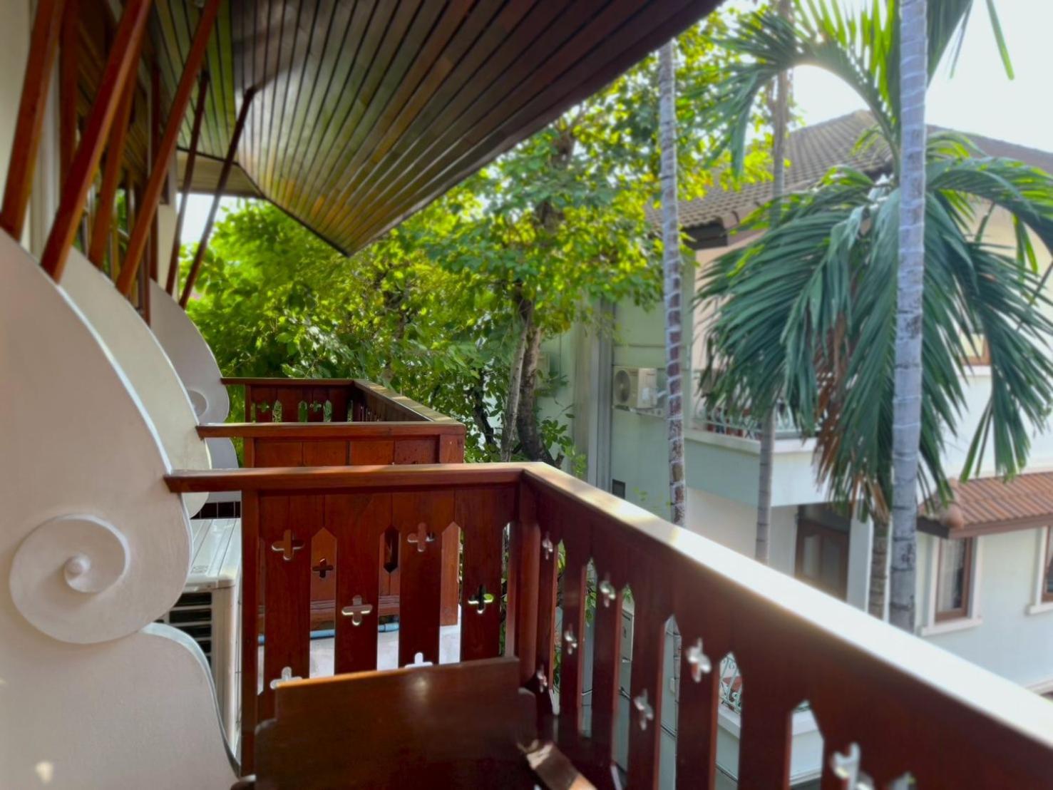 Sripat Guesthouse Sha Extra Plus Чиангмай Экстерьер фото